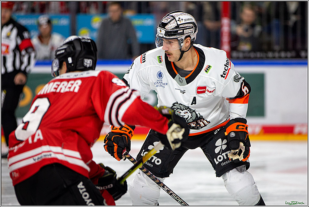 PENNY DEL; Koelner Haie- Loewen Frankfurt; Koeln, 01.12.2022